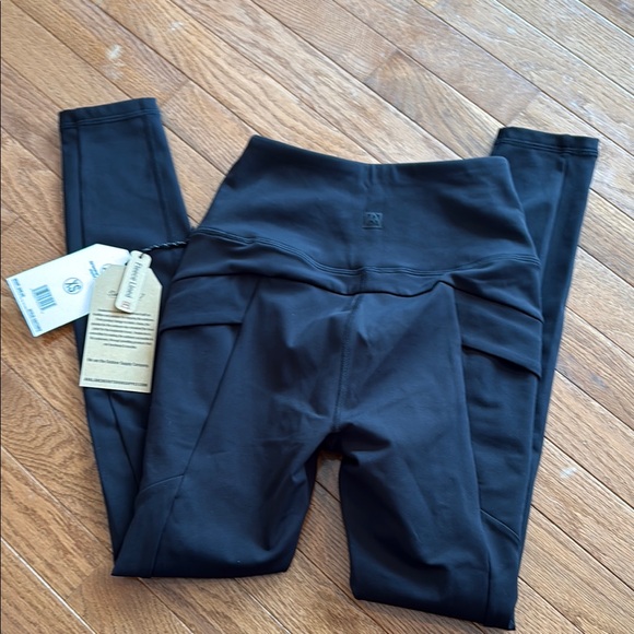 Avalanche new with tags fleece lined Black Leggings size xs - Picture 3 of 3